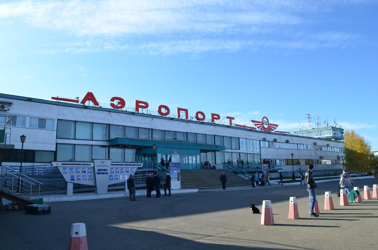 Аэропорт Мирный
